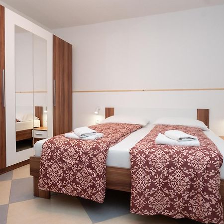 Holiday Home Luka Pridraga מראה חיצוני תמונה