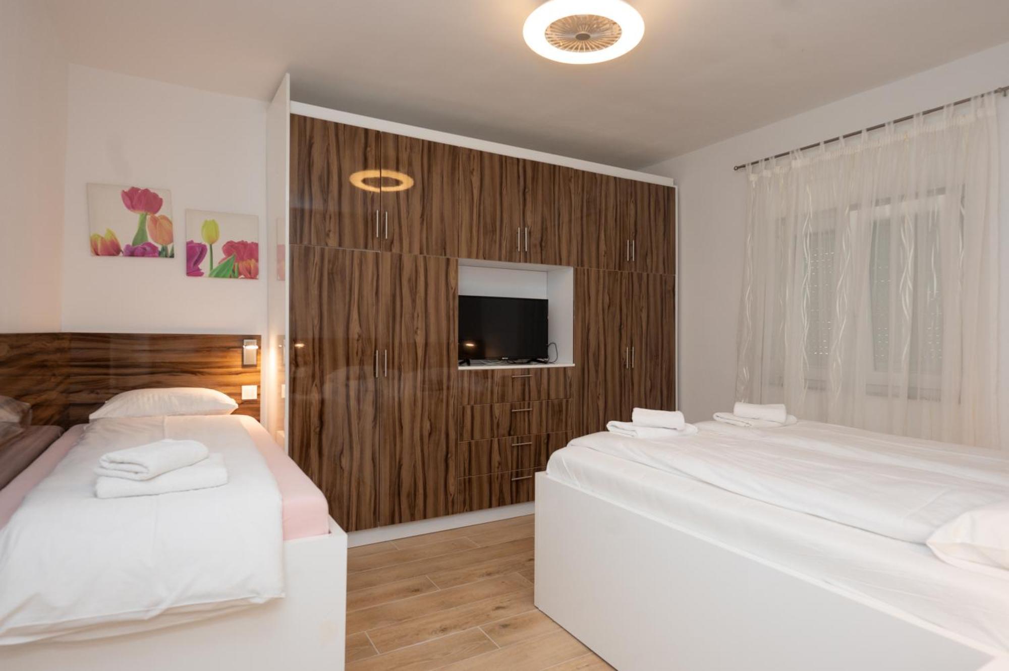 Holiday Home Luka Pridraga מראה חיצוני תמונה