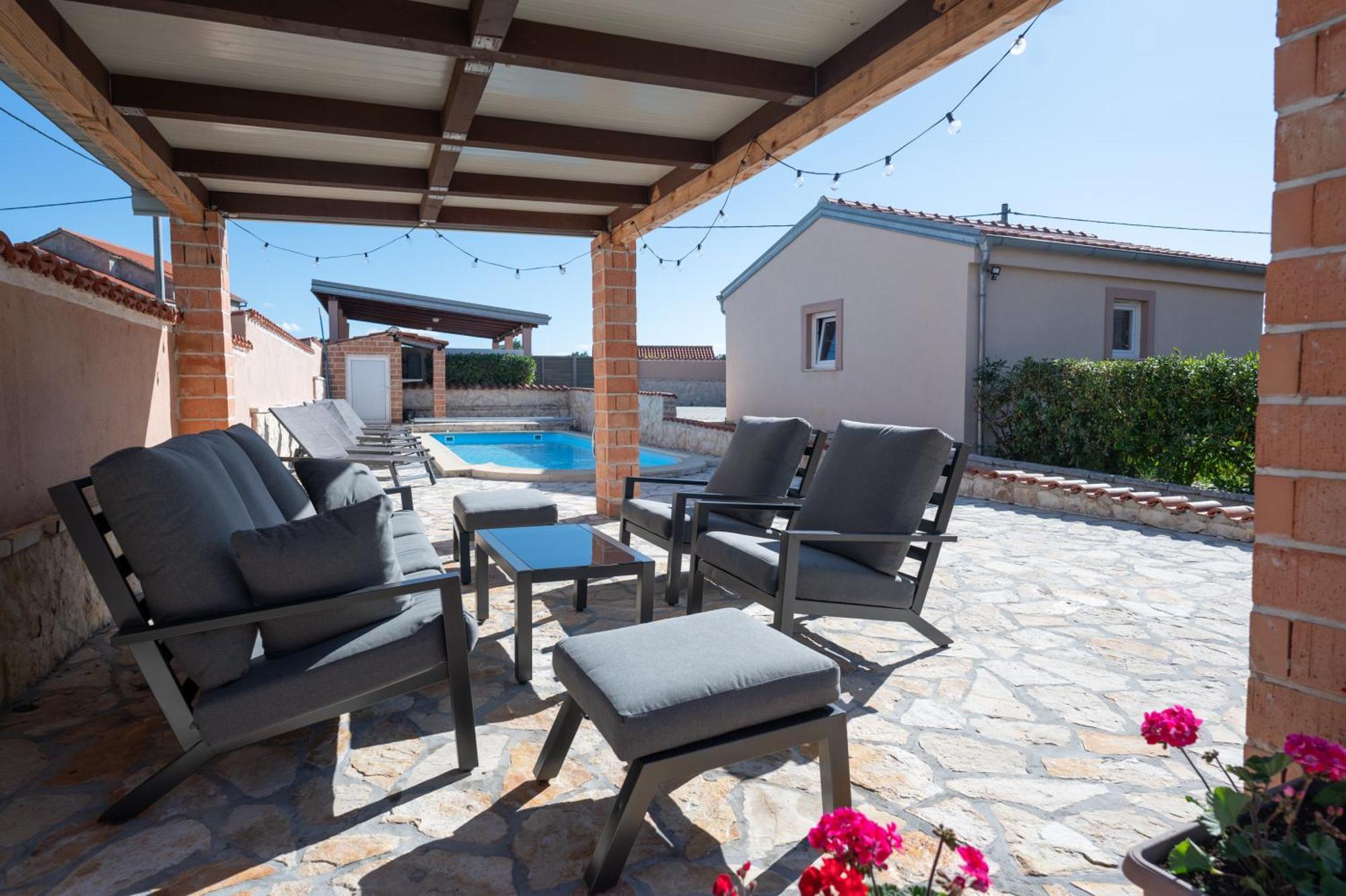 Holiday Home Luka Pridraga מראה חיצוני תמונה