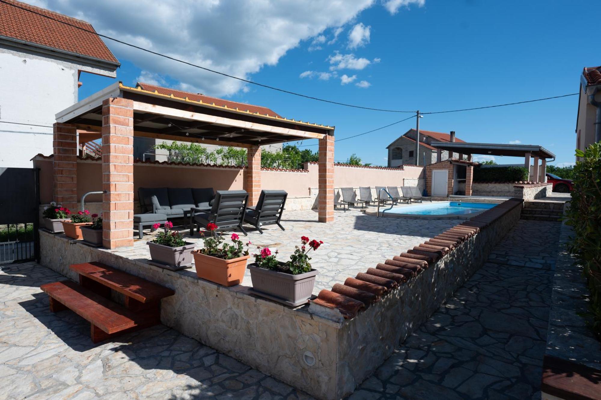 Holiday Home Luka Pridraga מראה חיצוני תמונה