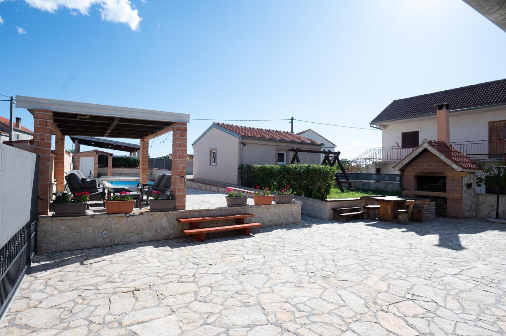 Holiday Home Luka Pridraga מראה חיצוני תמונה