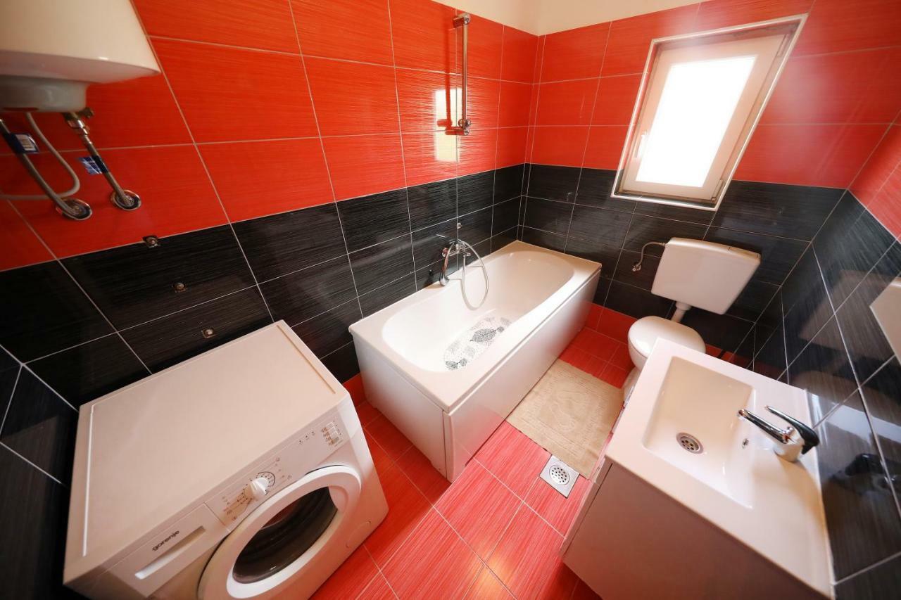 Holiday Home Luka Pridraga מראה חיצוני תמונה