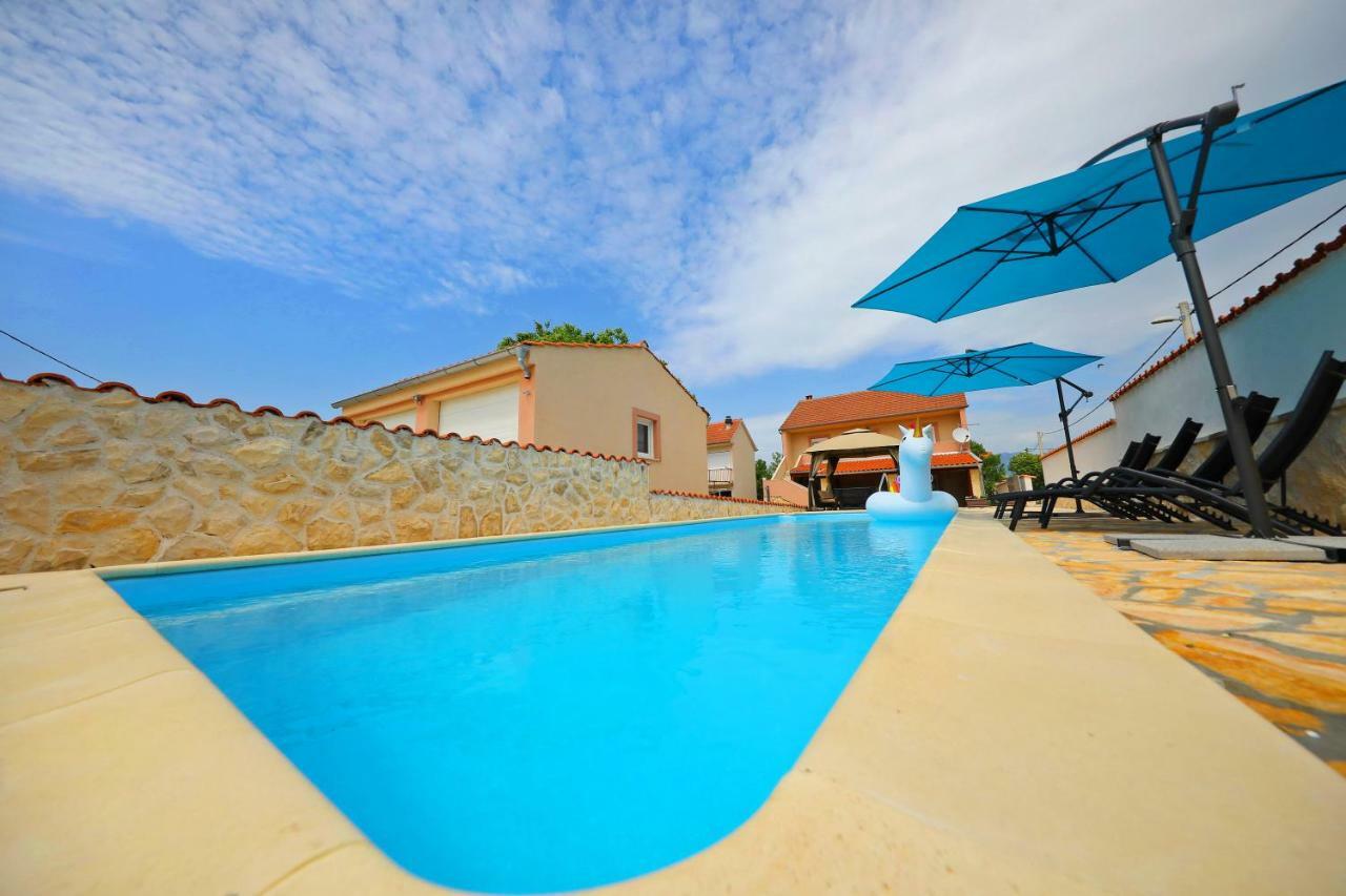 Holiday Home Luka Pridraga מראה חיצוני תמונה